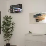 Apartment Queen E