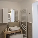 Queen E Apartment