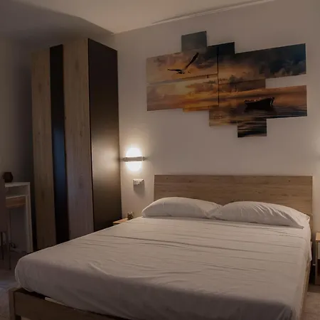 Queen E Apartment