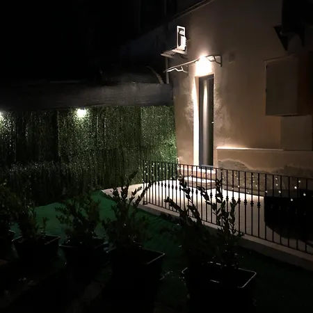 Queen E Apartment